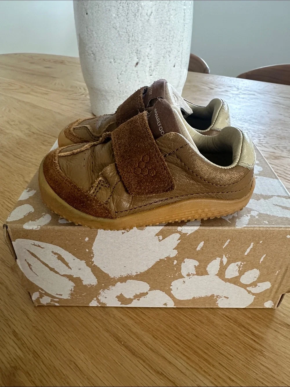 Vivo barefoot flexible leather